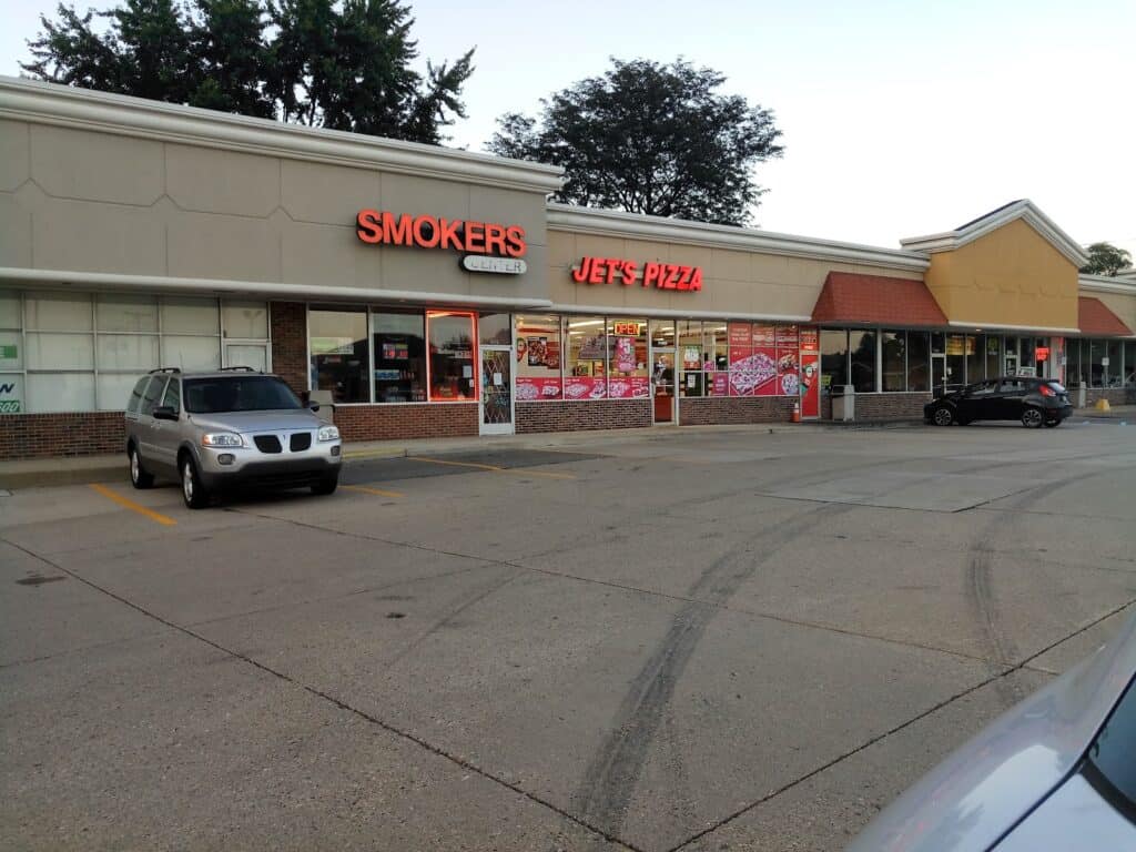 Light Up Smokers and Vape-Cigar-Beer-Wine-Lottery-Glass-CBD-Hookah store preview image