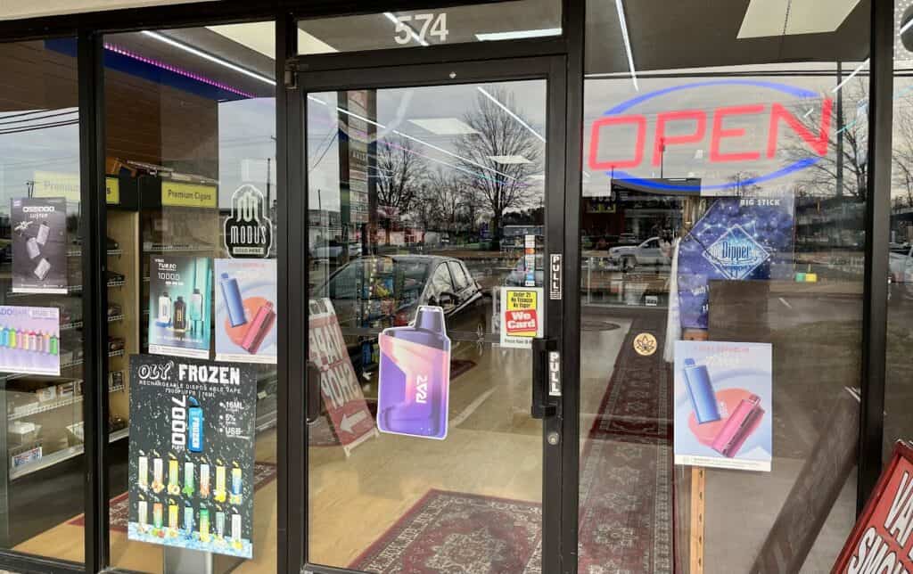 Mo?s 2: Vape & Smoke Shop store preview image