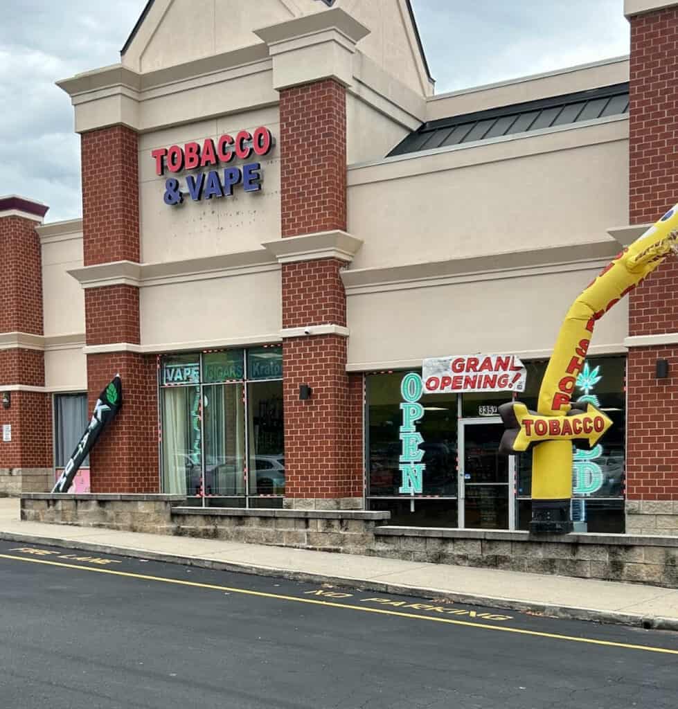Race Tobacco & Vapor store preview image